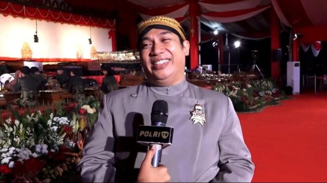 
 Ki Bayu Aji yang terlibat dalam pagelaran Wayang Kulit, mengaku sangat bangga karena Polri semakin perhatian dengan budaya tradisional. 