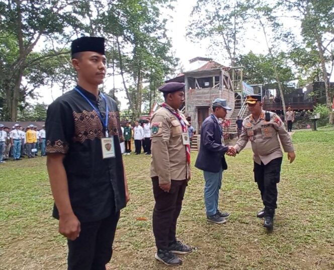 
 Polda Jawa Timur melalui Direktorat Pembinaan Masyarakat ( Ditbinmas) Polda Jatim menggelar kemah bakti Pancasila.