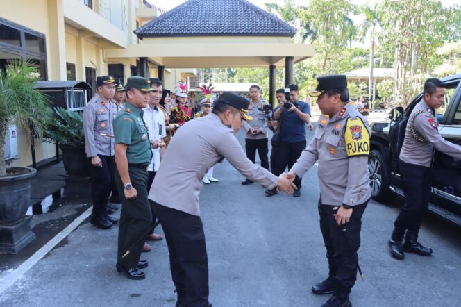 
 Kapolda Jatim Irjen Pol. Dr. Toni Harmanto.,M.H., melakukan kunjungan kerja ke Polres Nganjuk.