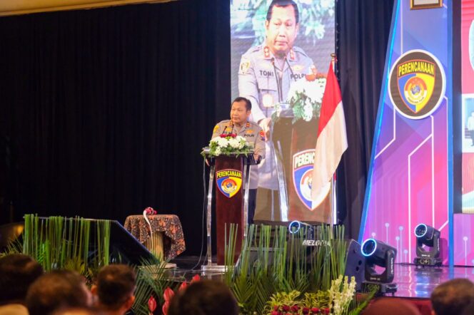 
 Kapolda Jawa Timur Irjen Pol Dr Toni Harmanto,M.H menghadiri kegiatan MUSRENBANG yang diselenggarakan oleh RORENA Polda Jatim tahun 2023.