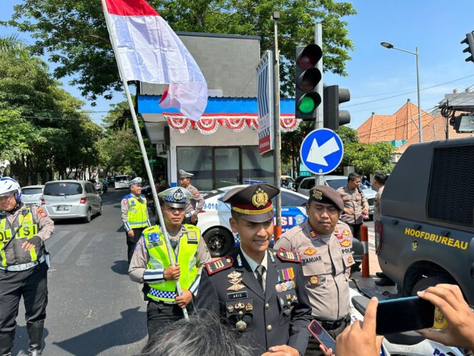 
 Wakasatlantas Polrestabes Surabaya, AKP Aristianto Budi Sutrisno
melaksanakan kegiatan