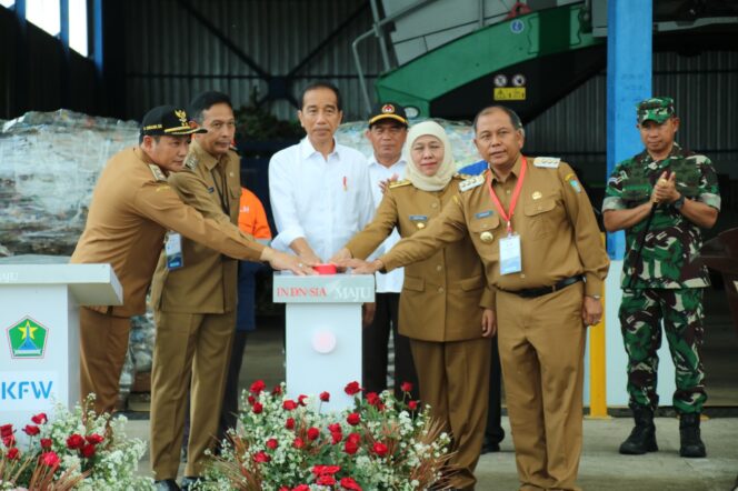 
 Sinergitas TNI-Polri Kota Malang Sukses Laksanakan Pengamanan Kunker Presiden Jokowi di TPA Supit Urang