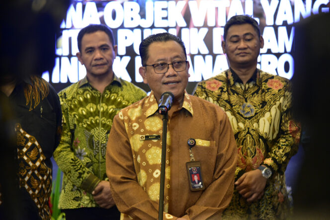 
 Apresiasi Partisipasi Aktif Pencegahan Terorisme, BNPT Serahkan Sertifikat Penerapan Standar Minimum Pengamanan 