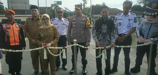 
 Bupati Blitar Resmikan Palang Pintu Kereta Api, CSR PT Wantech Indonesia Jaya. 