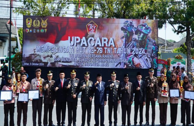 
 Kodim 0808/Blitar Gelar Upacara Peringatan HUT TNI Ke – 79