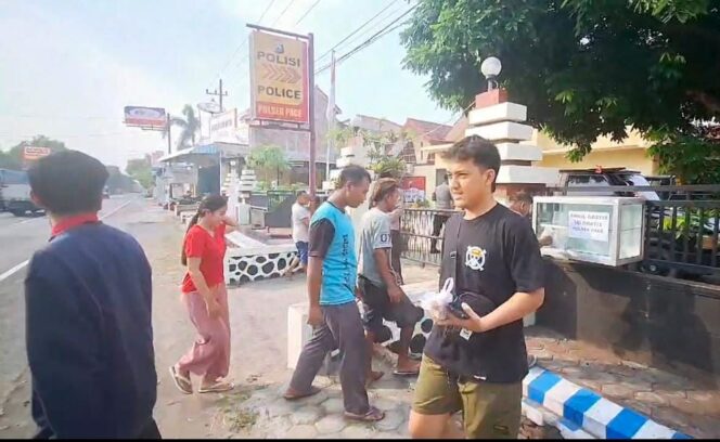 
 Polsek Pace Gelar Program Jumat Berkah, Wujud Kepedulian Polri terhadap Masyarakat