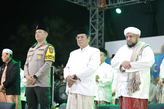 
 Cooling System Pilkada 2024 Polres Lamongan Gelar Tabligh Akbar Wujudkan Pilkada Aman dan Damai